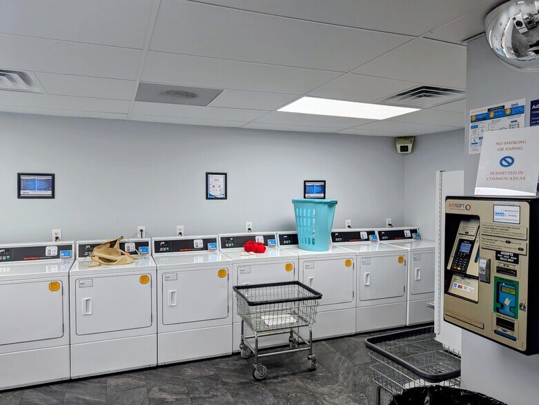 Building Photo - 1324 Locust St