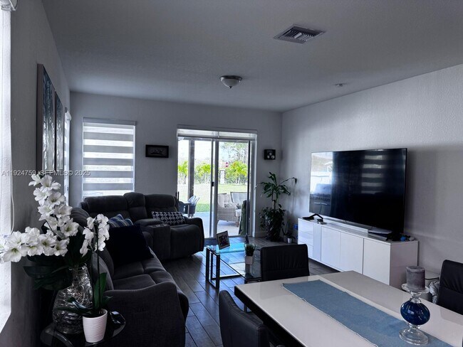 Building Photo - 13201 SW 269th Ter