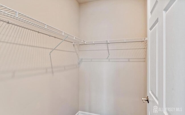 Building Photo - 944 Halifax Pl