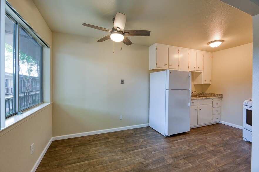 Building Photo - ReNew Arden