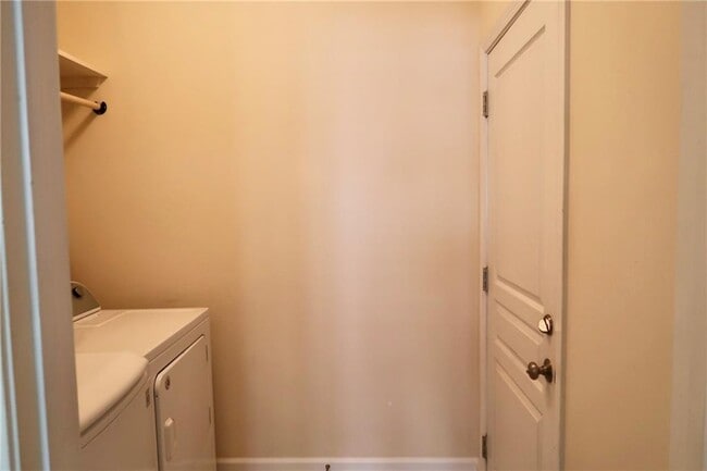 Building Photo - 515 Village Arbor Park NW