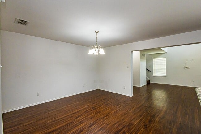 Building Photo - 5520 Stallion Ln