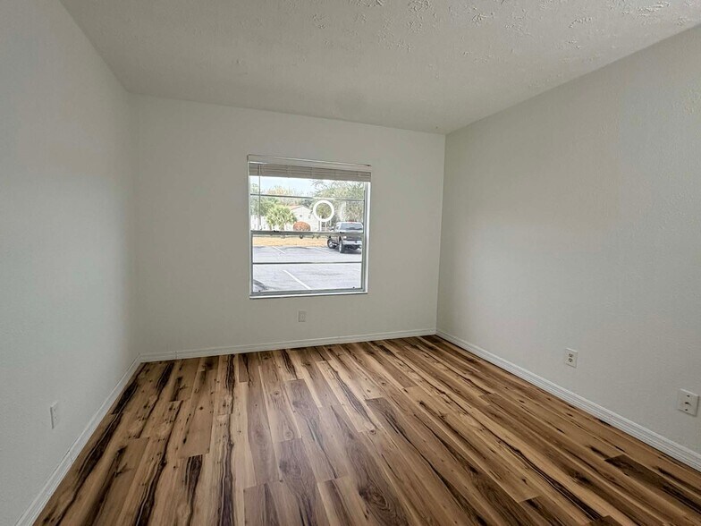 Building Photo - 411 Banana Cay Dr