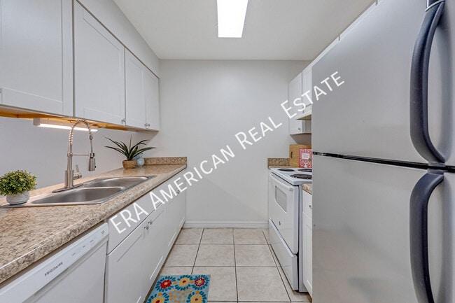 Building Photo - 508 Landview Dr