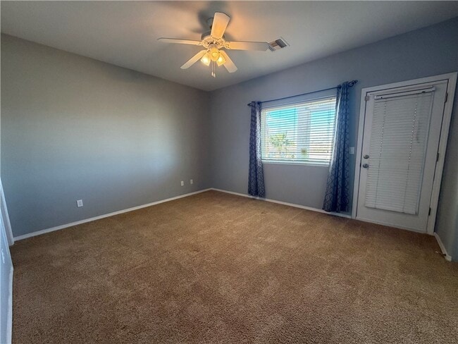 Building Photo - 1903 E La Entrada Pl