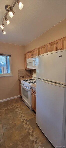 Building Photo - 8055 Wolff St