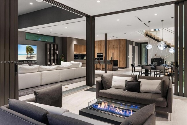 Building Photo - 77 SW 18th Terrace