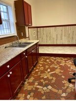 Building Photo - 509 S Laurel St