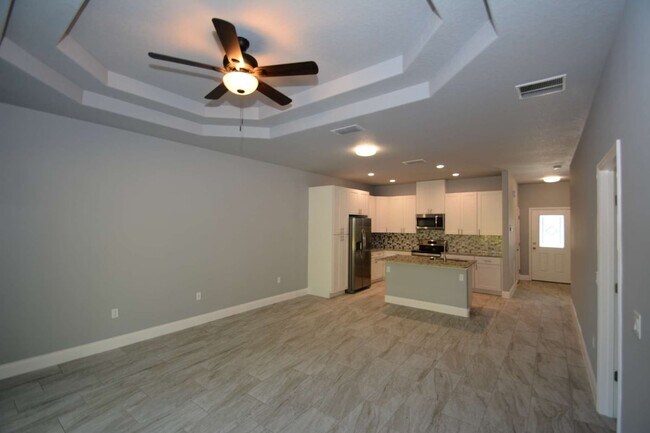 Building Photo - 25 Rosepetal Ln