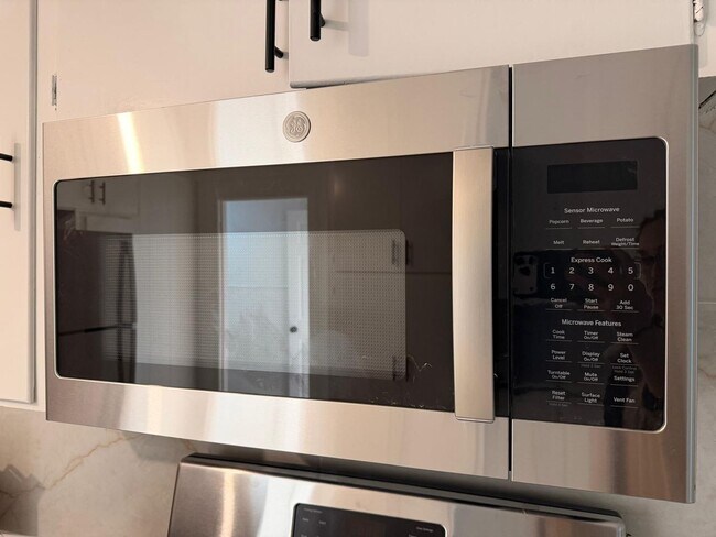 Building Photo - For Rent – Newly Remodeled 5 Bedroom Home!