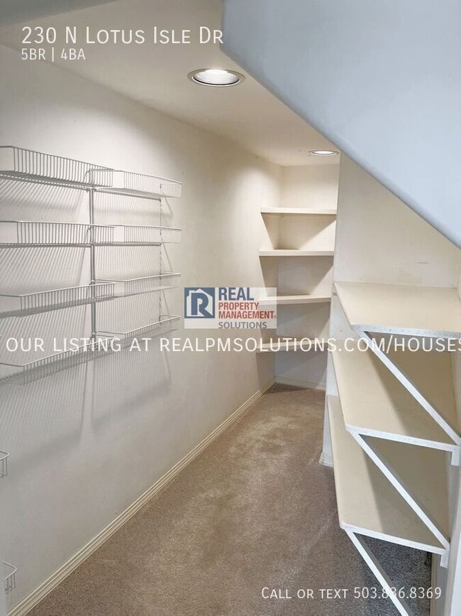 Building Photo - 230 N Lotus Isle Dr