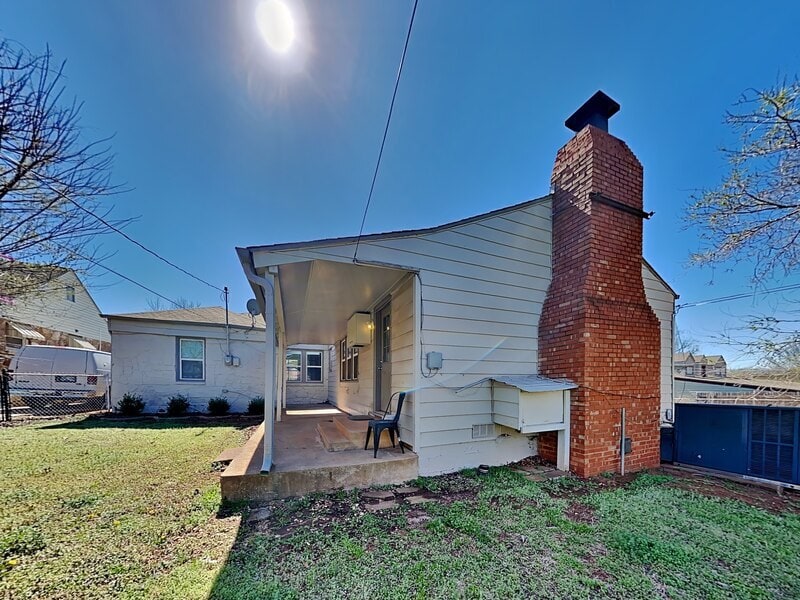 Building Photo - 1921 NW 38th St