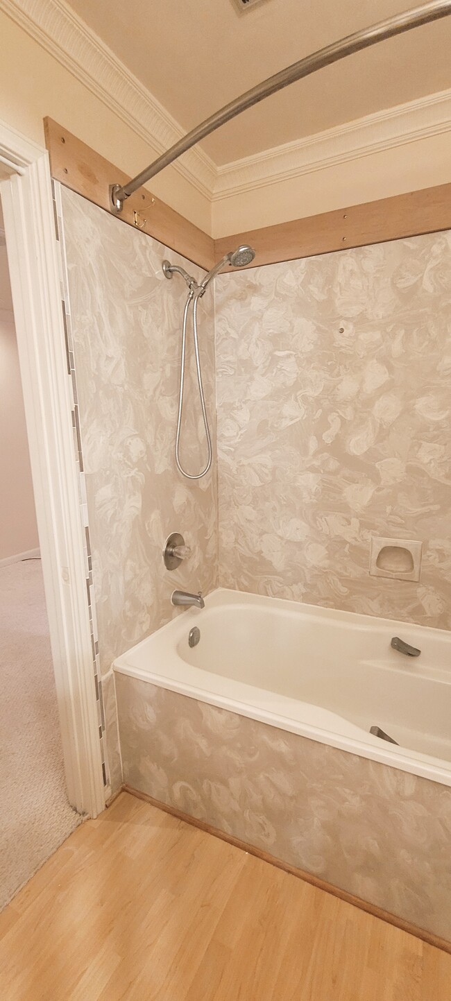 Large and Deep Relaxation Tub With Shower - 416 Doucet Rd