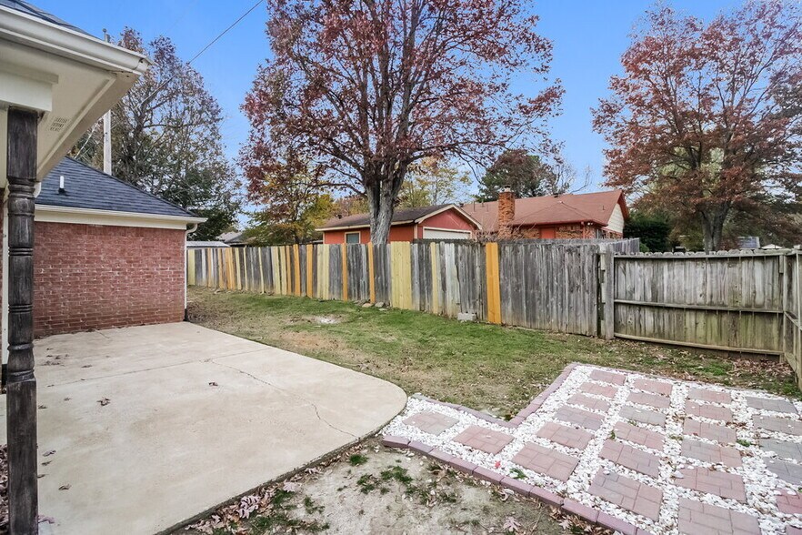 Building Photo - 5694 Pecan Trce