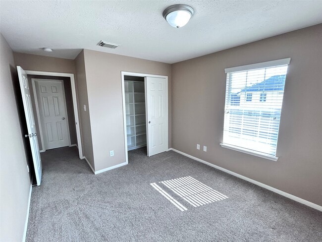 Building Photo - 3411 Bay Breeze Dr