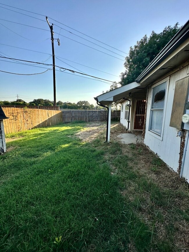 Building Photo - Single Family House in Arlington 76001