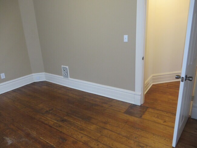 Building Photo - 1229 Swinney Ave