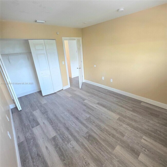 Building Photo - 14500 SW 88th Ave