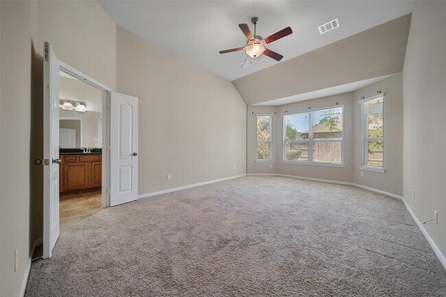 Building Photo - 25208 Forest Ledge Dr