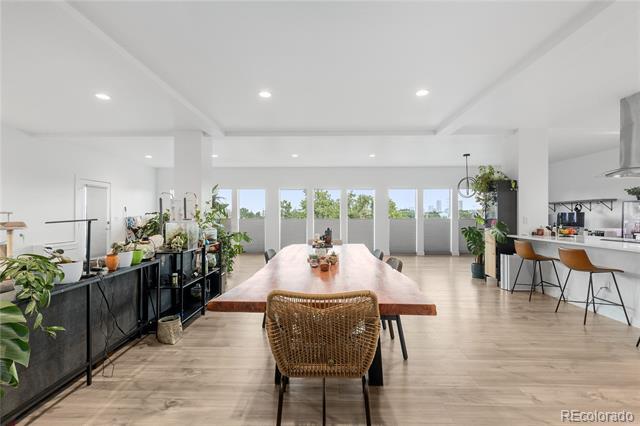 Building Photo - 1400 W Alaska Pl