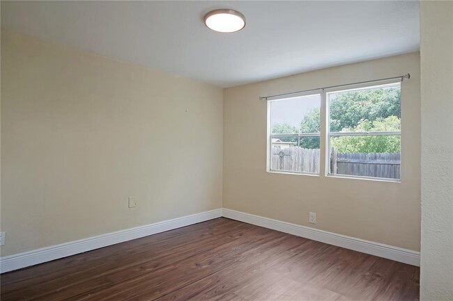 Building Photo - 26 Forest Dr