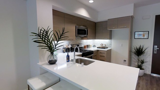 Chelsea Santa Monica - 1318 2nd St Santa Monica CA 90401 | Apartment Finder