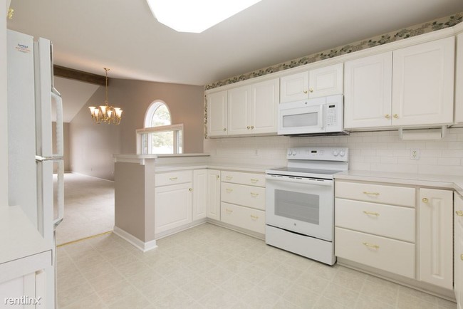 Building Photo - 2 br, 3 bath Condo - 6029 Steeplechase Dr