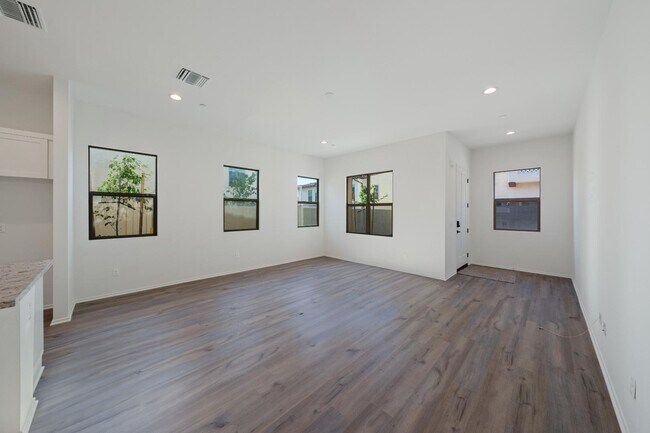 Building Photo - 822 Francesca Dr