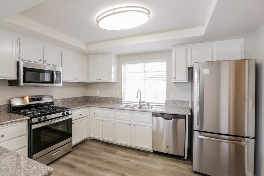 Building Photo - 7217 Chesterton Dr