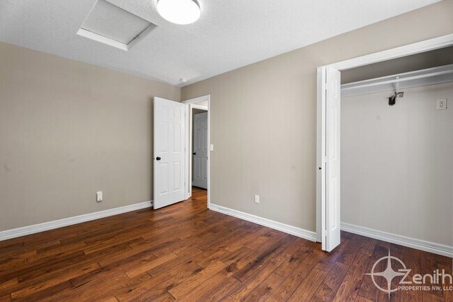 Building Photo - 4106 NE 242nd Ave