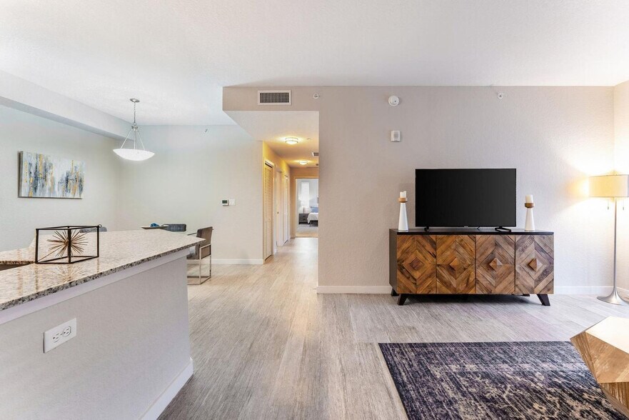 Building Photo - 1820 Legends Ln