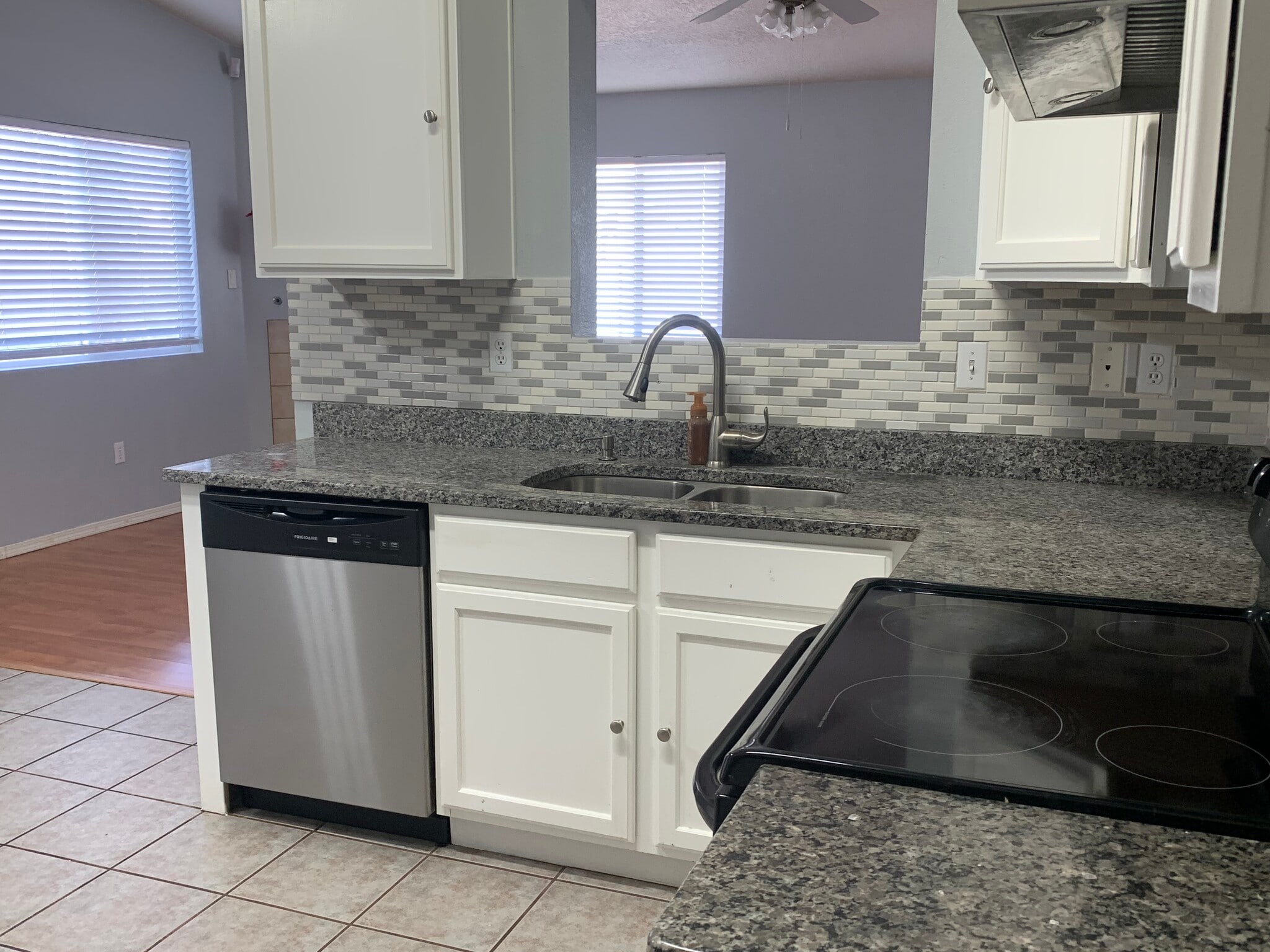 kitchen - 11623 Singing Arrow Rd SE