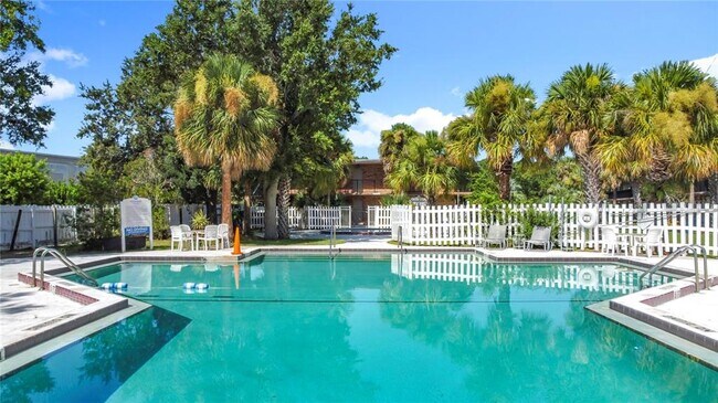 Building Photo - 7900 S Orange Blossom Trail