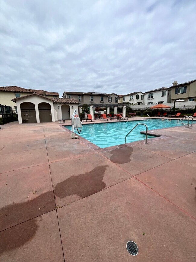 Building Photo - Newly Renovated Spacious 3 Bedroom Available for Rent Today! Don't Miss your chance!! Rent Today!!