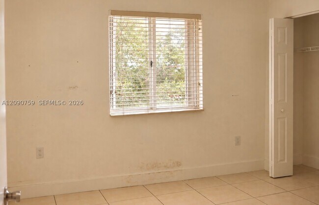 Building Photo - 5921 SW 162nd Ct