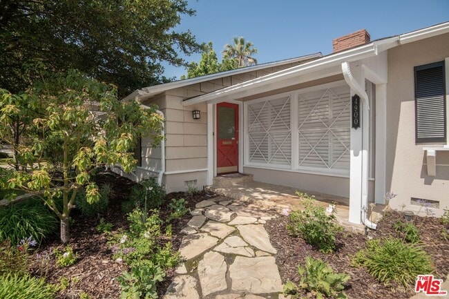 Building Photo - 4900 Ethel Ave