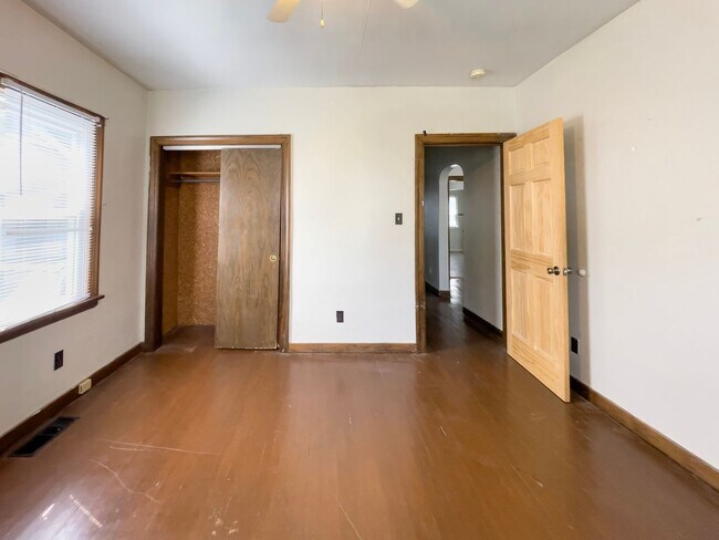 Building Photo - 225 S College Ave