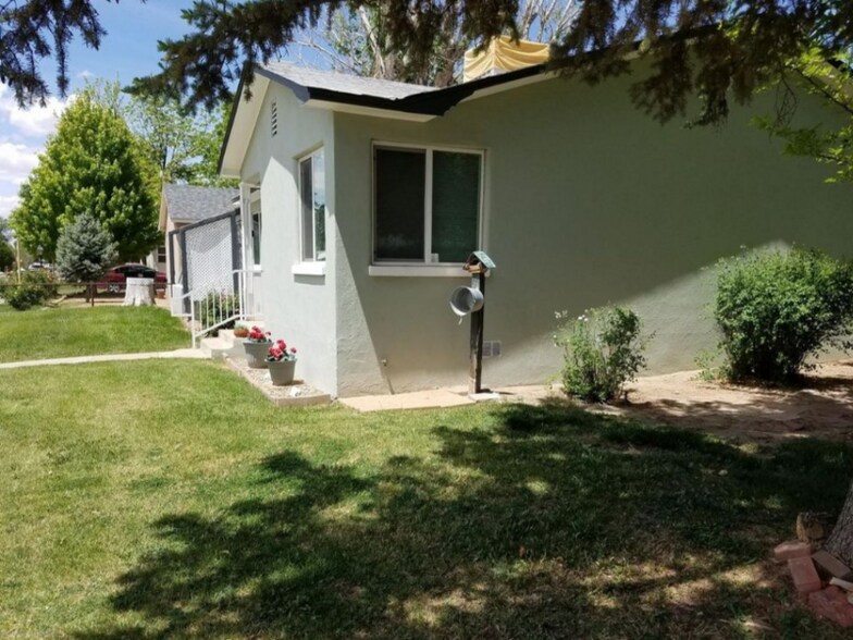 Building Photo - 512 E Hopi St