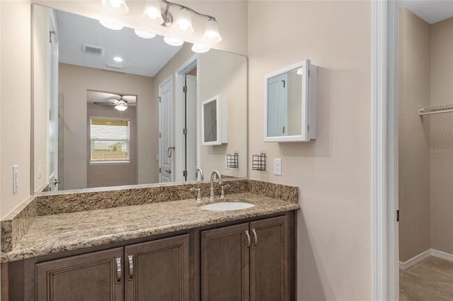 Building Photo - 5587 NW 40th Pl