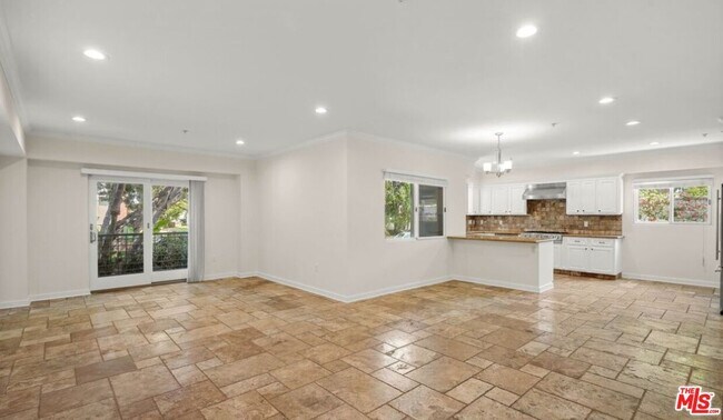 Building Photo - 10616 Kinnard Ave