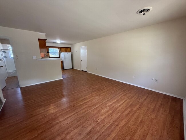 Building Photo - 1116 N Detroit Ave