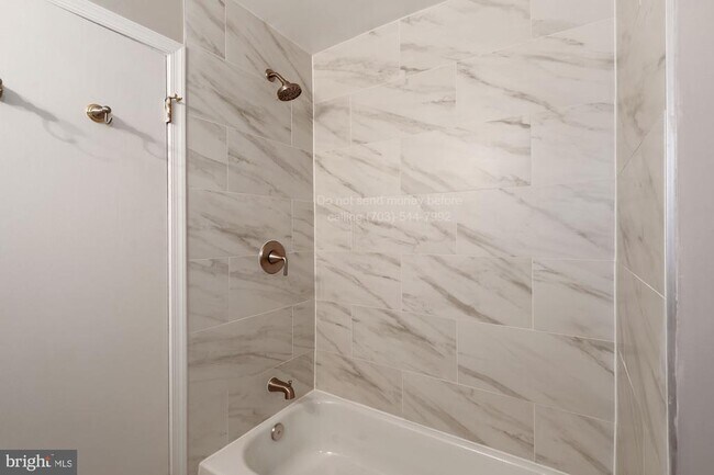 Building Photo - 90 Ridgelawn Rd