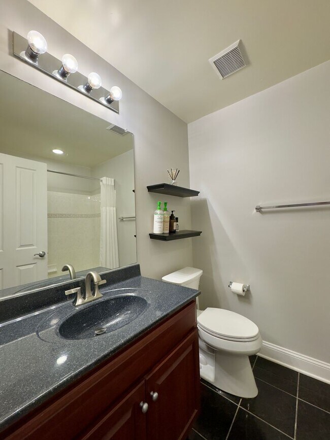 Building Photo - Charming 4 Bedroom/3.5 Bathroom Townhome with In-Unit Laundry in Pigtown, Baltimore, MD!