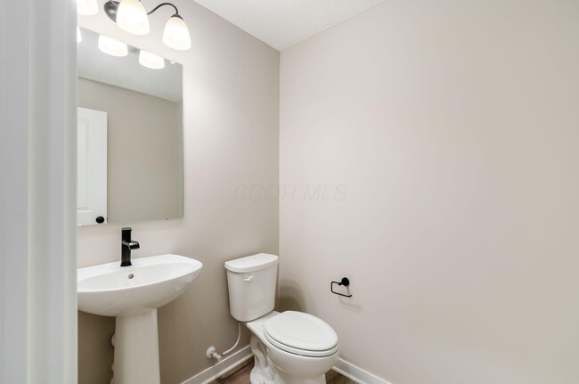 Building Photo - 5478 Dutch Ln