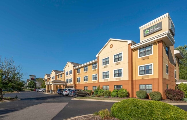 Building Photo - 154 Regency Park