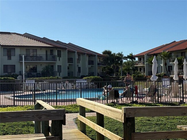 Building Photo - 1515 Pinellas Bayway S