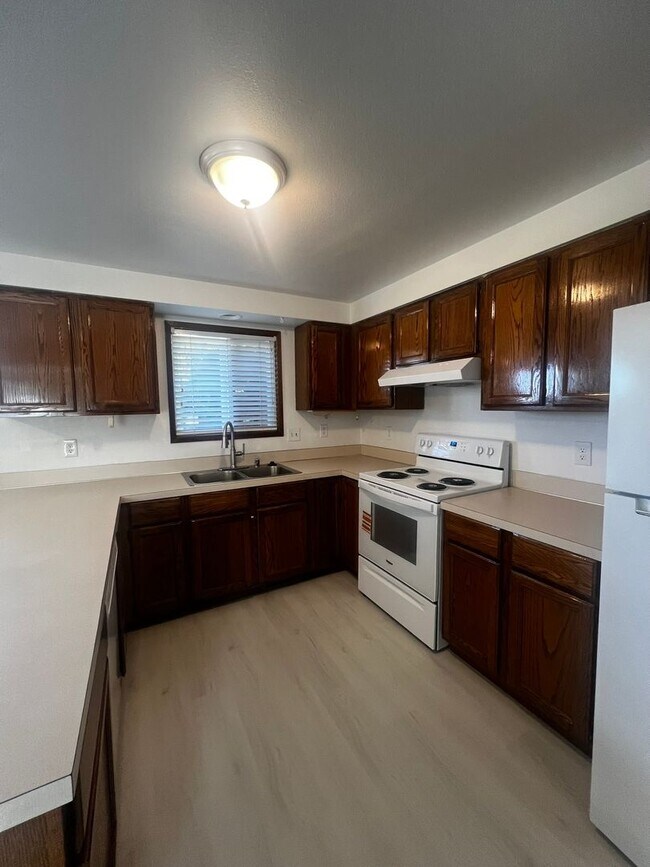 Building Photo - 507 Forest Cir