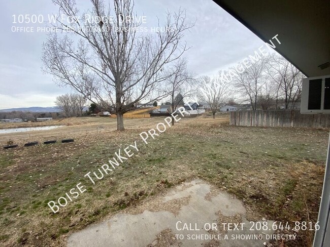 Building Photo - 10500 W Fox Ridge Dr