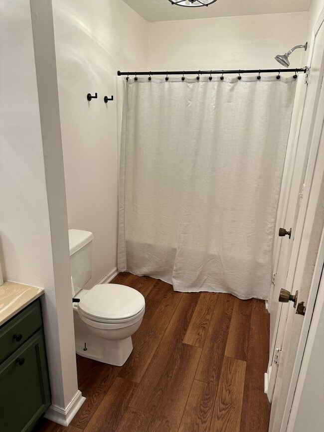 Building Photo - Spacious State College townhouse available August!