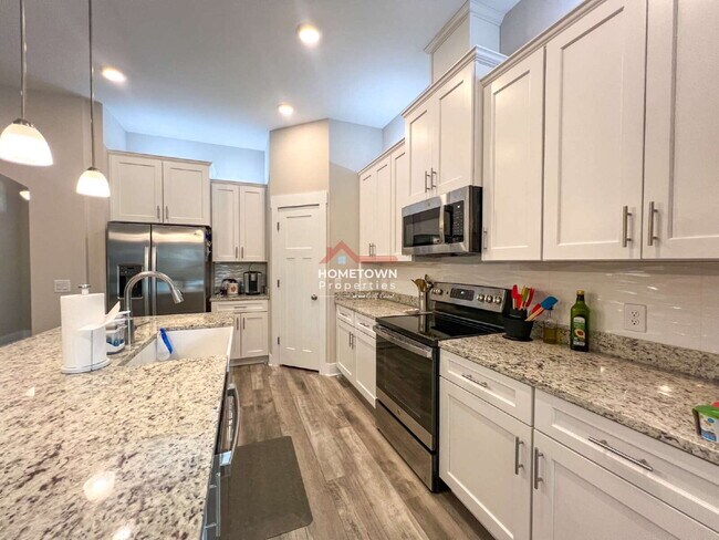 Building Photo - Furnished 3-Bed Oasis on Dunridge Drive wi...